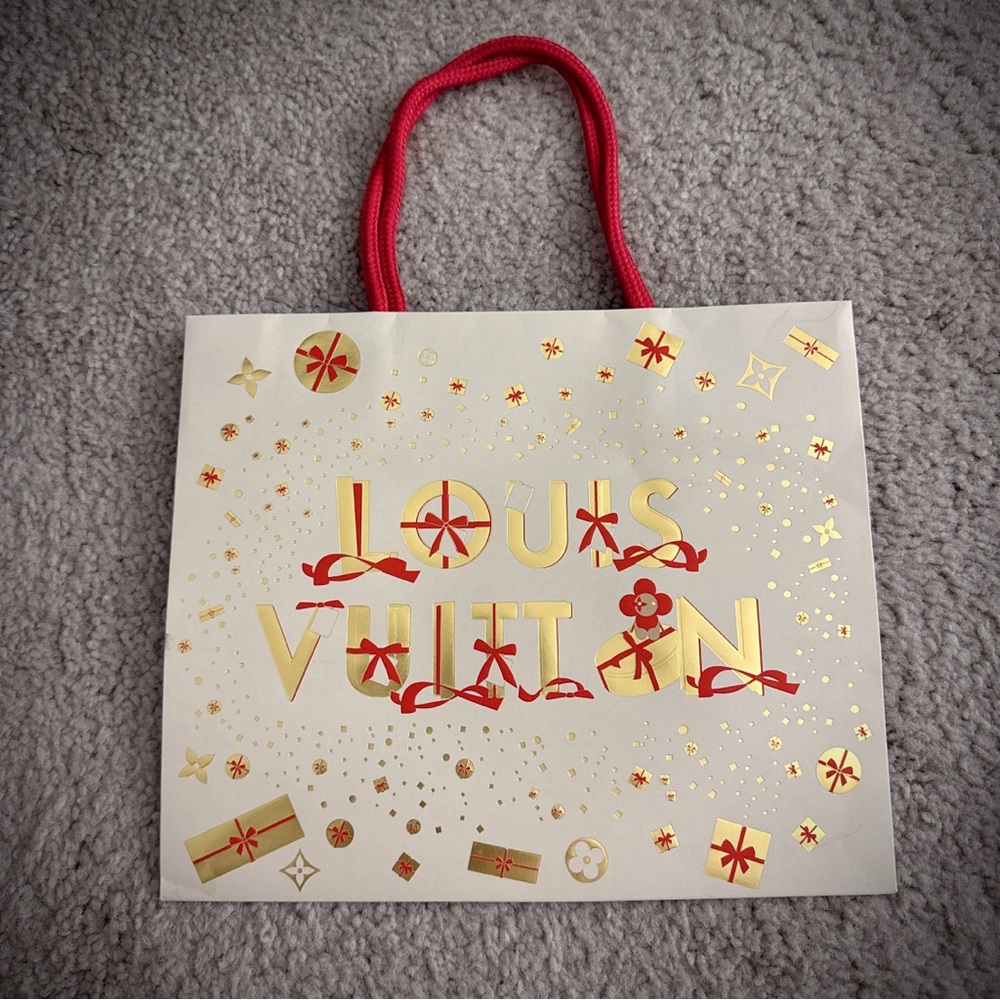 Luis Vuitton Vivian Gift Bag
